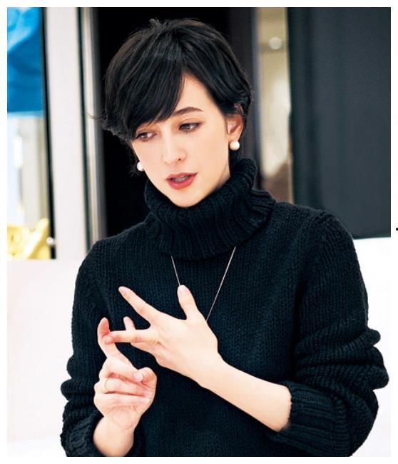 娱乐吃瓜君和八姨太